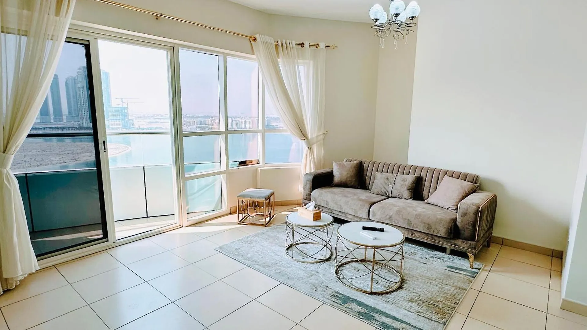 Luxury Apartment Al Khan Corniche View 2 Bd Sharjah United Arab Emirates